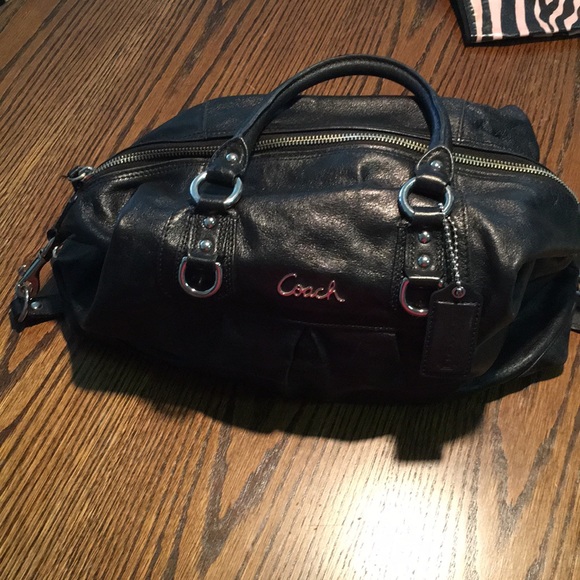 Coach Handbags - Coach shoulder bag